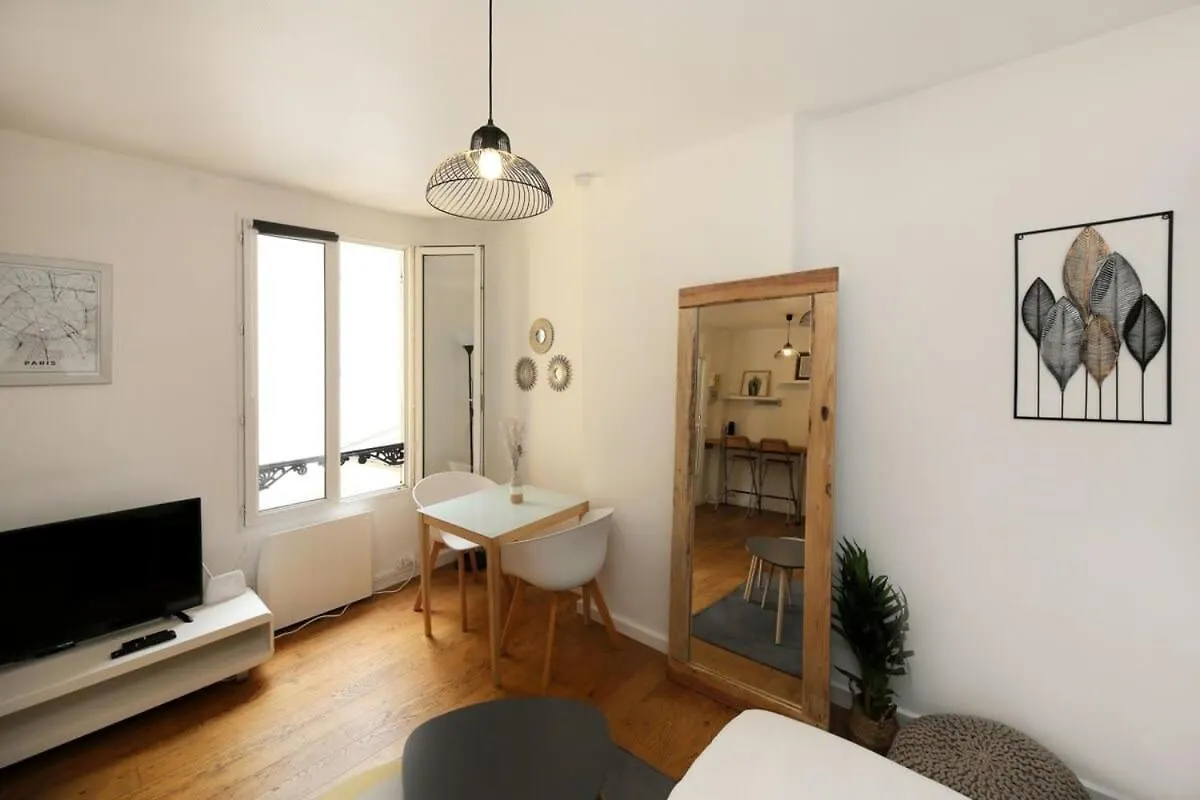 Appartement Avec Bureau Proche Montmartre - P2 باريس