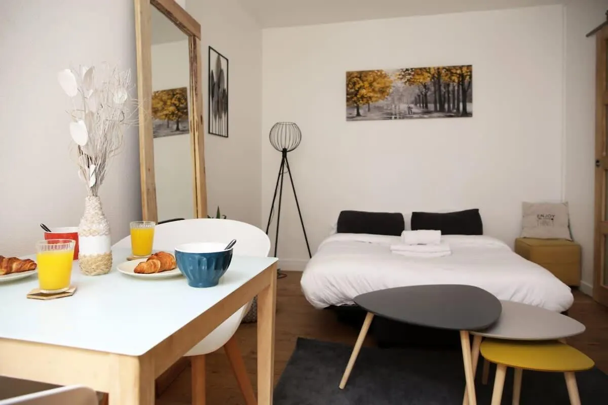 Appartement Avec Bureau Proche Montmartre - P2 باريس
