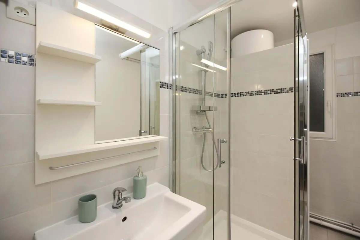Appartement Avec Bureau Proche Montmartre - P2 باريس شقة